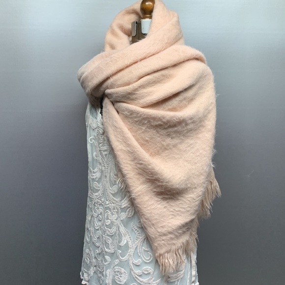 Soft pink blush fabric Forever 21 NWT extra large soft cozy one size fashion - Picture 4 of 12